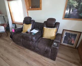Recliner loveseat