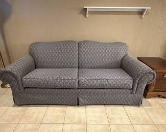 Broyhill sofa in great condition!