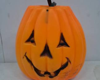 Plastic Jack-O'-Lantern Pumpkin With Handle