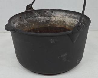 	A.M. Co. Pitts. Pa. Cast Iron Dutch Oven No. 5