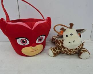 	Plush Character and Giraffe Themed Soft Baskets