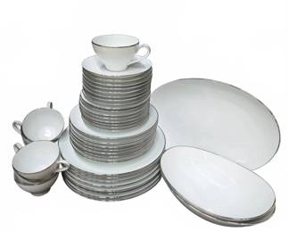 	Zylstra Snow Flower China Service Set
