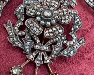 Gold/diamond Victorian necklace