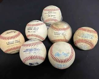 UM5247 Signed Baseballs