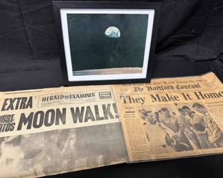 UM413Framed Apollo 8 Earthrise Photo W 1969 Apollo 11 Moon Walk 1970 Apollo 13 Return Newspapers