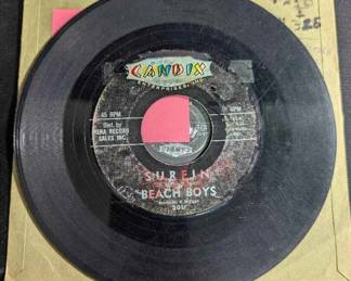 UM304VThe Beach Boys Surfin 45 RPM Candix Record Original Debut Single