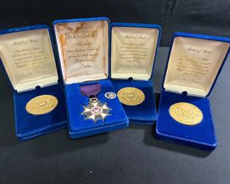 UM409Republican Presidential Legion Of Merit, Metal Ronald Reagan Medals Of Merit