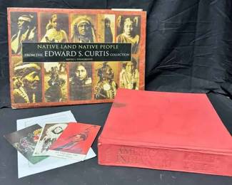 UM396Native American Art And Photography Books