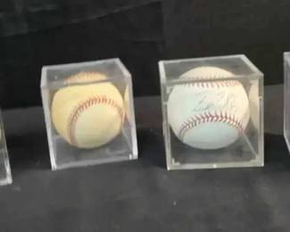 UM520Signed baseballs, Reggie Jackson, Andres Galarraga, Brandon Webb, Reggie Smith, Roy Cey