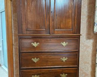 Vintage dresser