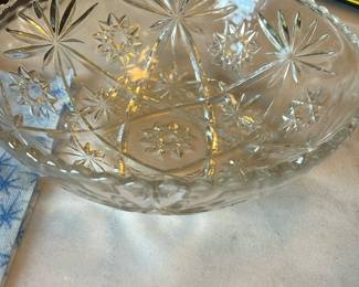 vintage Anchor Hocking Early American Prescut Star of David Serving Bowl.
