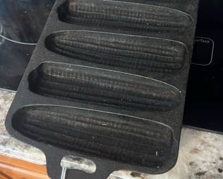  vintage cast iron corn stick pan