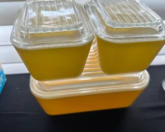 vintage Pyrex refrigerator storage dishes