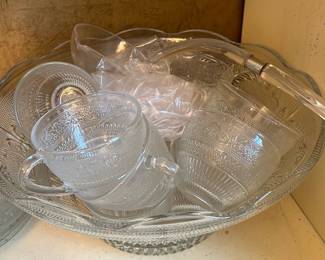 clear glass punch bowl