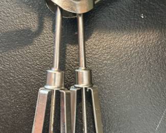 vintage manual hand-crank egg beater