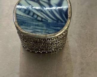 vintage Chinese blue and white porcelain shard trinket box
