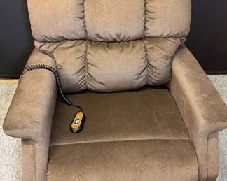 Golden Technologies Power Port Recliner With Biscuitstyle Tufted Backrest