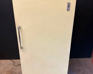Vintage Kelvinator Singledoor Refrigerator With Freezer