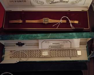 Woman's wrist watches
