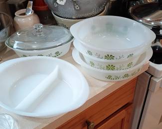 Pyrex bowls