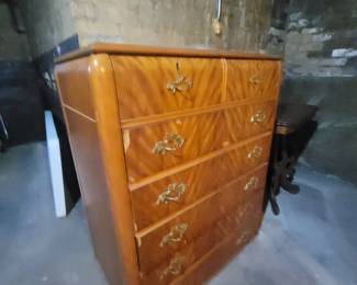ANTIQUE DRESSER