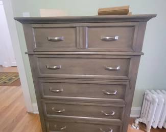WEATHERED OAK FINISH 5 DRAWER CHEST