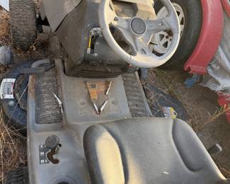 Craftsman riding lawn mower LT2000