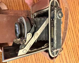 vintage F. Deckel München Compur-Rapid leaf shutter fitted with a Carl Zeiss Jena Tessar 1:2.8 f=7.5cm lens