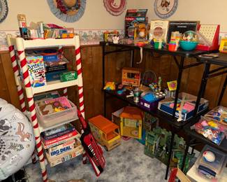 toys / board games / puzzles