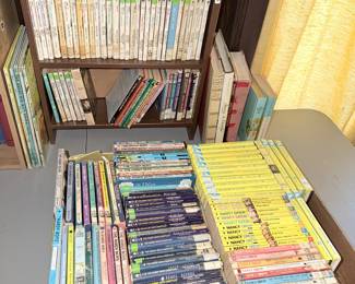 NANCY DREW BOOKS 