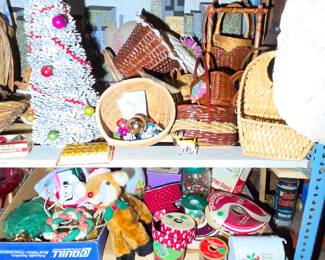BASKETS & CHRISTMAS ITEMS