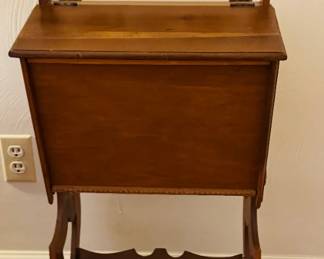 ANTIQUE SEWING CHEST