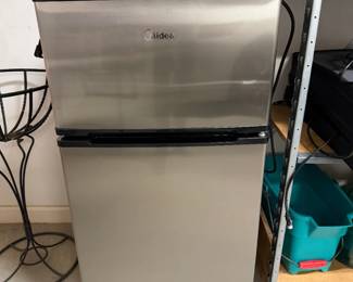MINI REFRIGERATOR