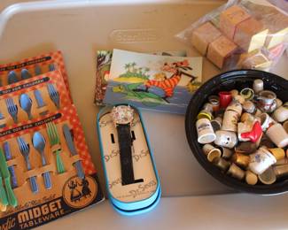 Midget plastic tableware