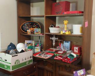 Wall unit, Halloween decorations, Easter decorations 
