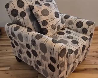 Upholstered Accent Armchair with Floral Dandelion Pattern Pillow