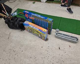 Outdoor Family Game Collection Putting Green, Croquet, 4 in a Row Frisbee Field Goal
