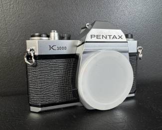Pentax K1000 35mm SLR Film Camera Body w Manual, Strap Pentax Carrying Case