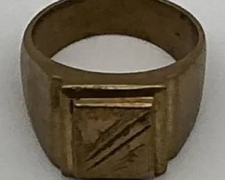 01 18 Karat Gold Ring