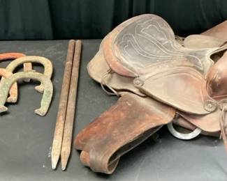 Horseshoe Game Saddle
