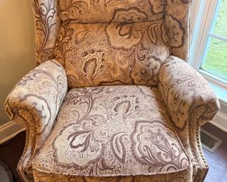 Lots of reclining Sofa Chairs
