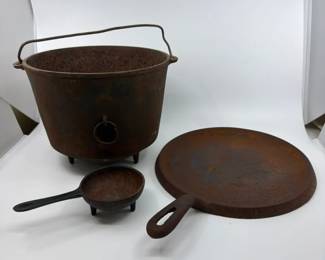 Vintage Cast Iron Lot Griswold No. 6 Griddle, Hermitage Spider Skillet Kettle