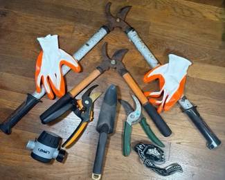 Assorted Garden Hand Tools Pruners, Trowels, Gloves Water Timer