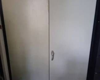 Luxor HeavyDuty Steel Storage Cabinet w Shelves 60 Tall