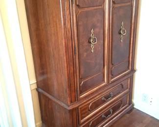 Thomasville Burl Wood Armoire Wardrobe Entertainment Cabinet