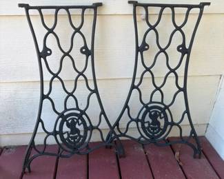 Vintage Singer Manufacturing Co. Cast Iron Base A