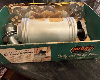vintage cake decorating set