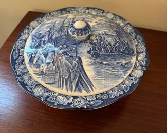 blue and white lidded dish