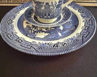 Churchill Blue Willow 3-Piece Set