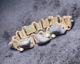 Vintage gold tone bracelet